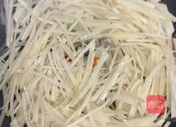 Textbook-level hot and sour potato shreds recipe 6