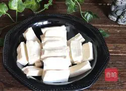 Illustration of how to make steamed tofu with chili sauce 2