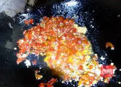 Illustration of how to make enoki mushrooms with chopped pepper 5