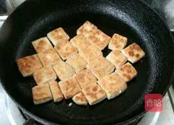 Illustration of how to make stir-fried dried beans with leeks 4