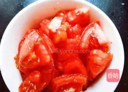 Illustration of how to make scrambled eggs with tomatoes and fungus 6