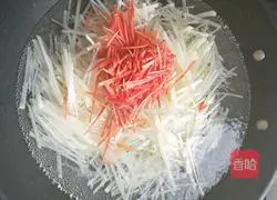 Illustration of making shredded potatoes 4