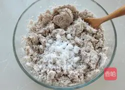 Illustration of how to make crispy taro rolls 4