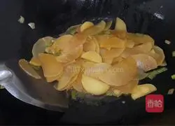 Illustration of braised white radish slices 8 