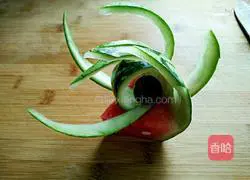 Illustration of how to make fruit platter 9