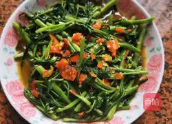 Illustration of how to make water spinach with chopped pepper 8