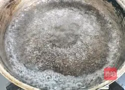 Illustration of how to mix three shredded Meima Sauce with soy sauce 5