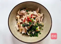 Illustration of how to make chicken thighs with scallion oil 10