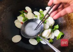 Illustration of how to stir-fry yam 9