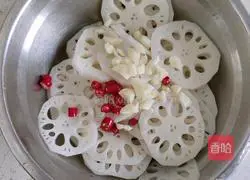 Thai spicy and sour lotus root slices recipe 4