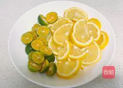 Illustration of how to make spicy and sour lemon chicken feet 3