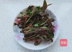 Illustration of how to make toon tofu soup 2