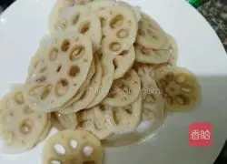 Illustration of how to make stir-fried lotus root 2