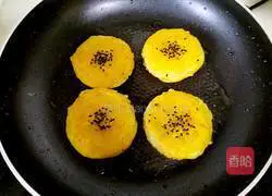 Potato and lotus root cake recipe 14