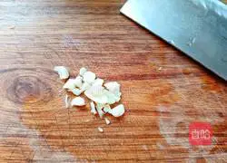 Illustration of how to stir-fry seasonal vegetables with olive oil 5