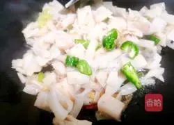 Illustration of how to make spicy and sour lotus root 6