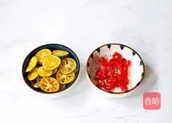 Illustration of how to soak radish with Sprite lime 5