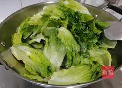 Illustration of how to make fried lettuce with garlic 5