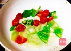 Illustration of how to make fried fungus with double pepper 4