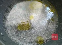 Illustration of how to cook broccoli in sauce 3