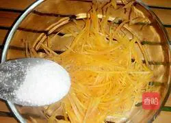 Illustration of how to make cold green papaya shreds 5