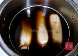 Illustration of how to make glutinous rice lotus root 5