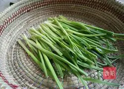 Illustration of how to make fried tofu with spicy green garlic sprouts 2
