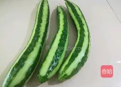 Illustration of how to pat cucumbers 1