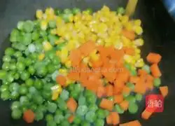 Illustration of how to make fried peas with corn 2