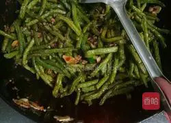 Illustration of how to make stir-fried green beans 4
