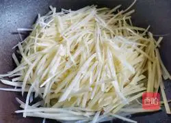 Illustration of how to make vinegar-coated potato shreds 6