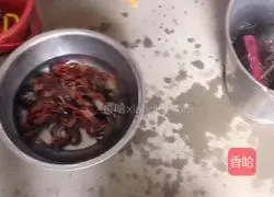 Illustration of how to make beer crayfish (home-style drunk beer version) 1