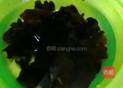 Illustration of how to make fried fungus with broccoli 2