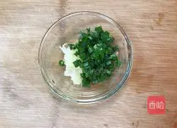 Illustration of how to make shredded bitter bamboo shoots cold with red oil 9