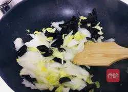 Illustration of Northeastern specialty black and white cabbage 6