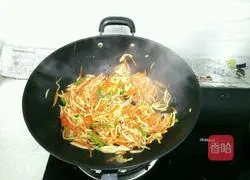 Illustration of how to make stir-fried double strands 8