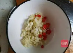 Illustration of how to make high-looking cold dishes with cucumbers and preserved eggs 6