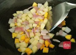 Illustration of how to stir-fry broccoli with potatoes, sweet potatoes and broccoli 8