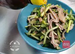  Illustration of how to make cold shredded pork belly 12