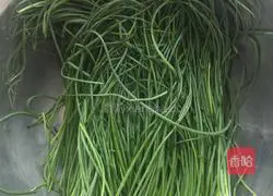 Illustration of how to make cold scallions 1