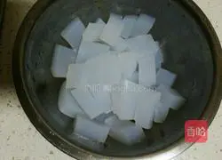 Illustration of how to make spicy and sour jelly 1