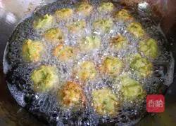 Illustration of how to make fried green radish balls 12