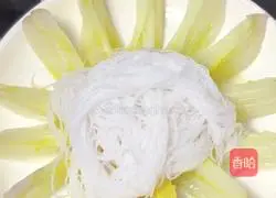 Illustration of how to make garlic vermicelli and baby cabbage 6