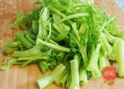 Illustration of how to make stir-fried spinach stalks 2