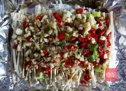 Illustration of how to make enoki mushrooms on tinfoil 6