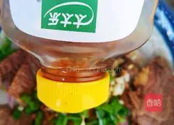 Illustration of how to make beef with onions 10