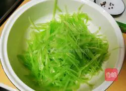 Illustration of how to make cold lettuce 2