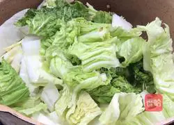 Illustration of how to make wolfberry, walnut and cabbage 6