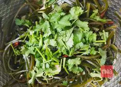 How to make spicy and sour kelp shreds Illustration 5