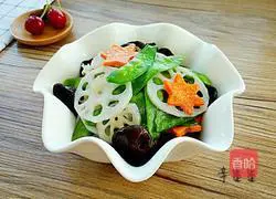 Illustration of how to make lotus pond stir-fry 9